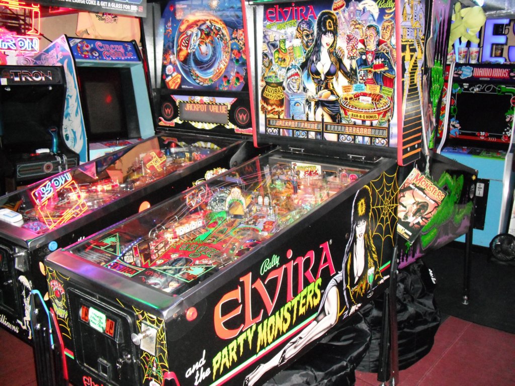 elvira and the party monsters pinball